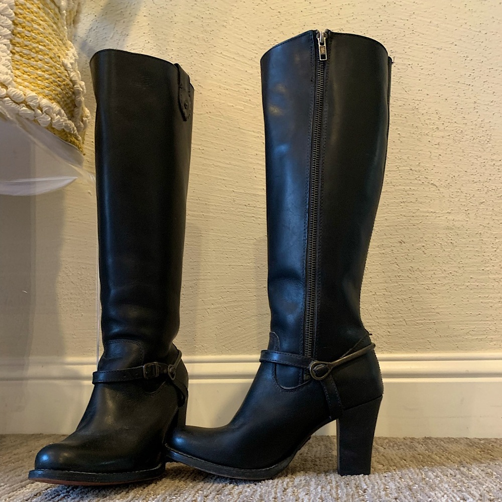FRYE 7.5 Heeled Boots